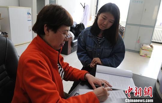 励志!高校双耳失聪女孩将赴清华读博 梦想治病救人