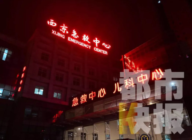 西安8岁男童玩抖音害弟弟下巴缝10针 家长对抖