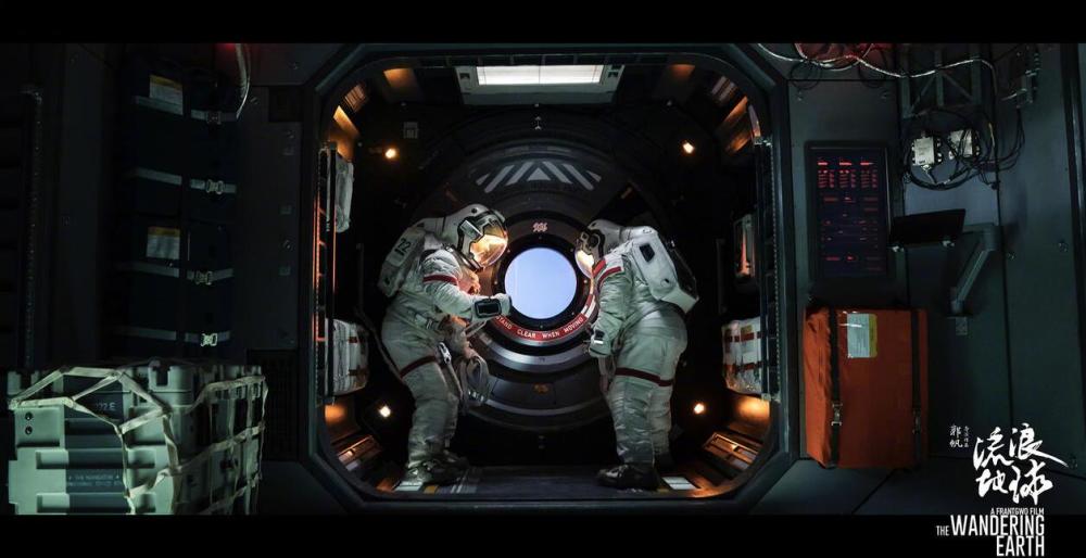 《流浪地球》大年初一上映,点映口碑已出炉,开
