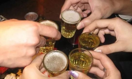 为什么喝酒会上头?