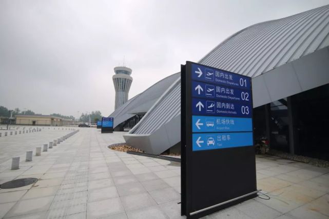 信阳明港机场首次校飞成功！信阳人可以在家门口坐飞机啦！