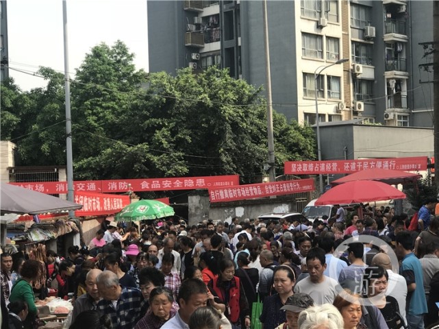 人和露天集市即将取缔 主城的赶场地又少一处