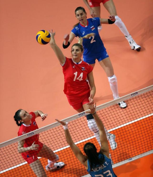 世联首轮爆冷巴西女排折戟 塞荷显实力美国小