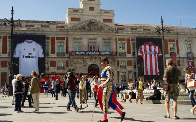 直击-金童之歌响彻万达球场 马竞球迷:希望欧超