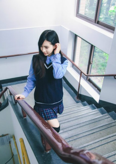 厦门最美校服女生郑凌莉身高资料 现就读