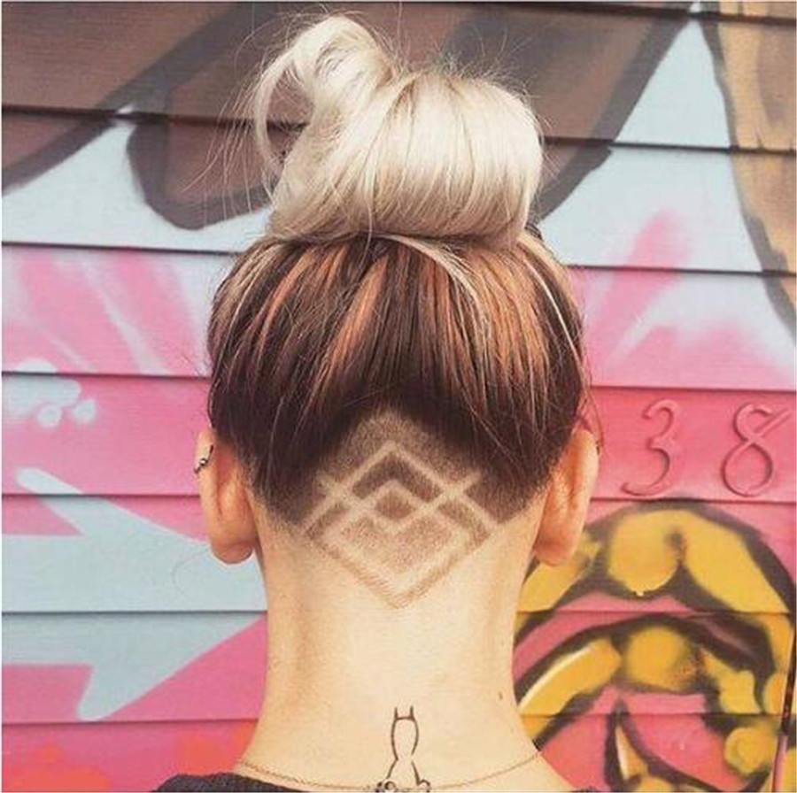头发刺青简单图案:超显个性的几款女生雕刻发型!