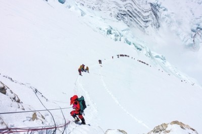 信阳小伙成功登顶珠峰 曾在郑州搬砖一天赚20块