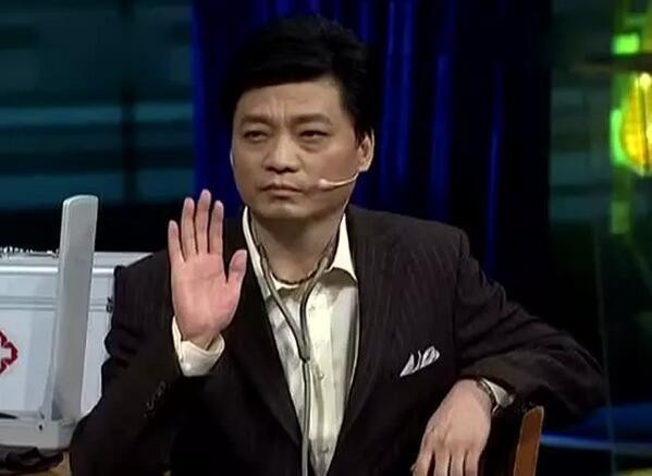 崔永元曝光明星天价片酬,没拍戏就先拿800万,