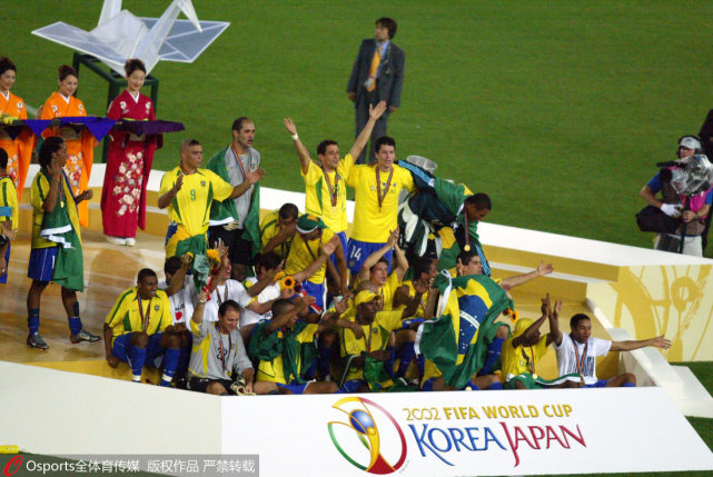 2002年世界杯决赛-巴西2-0德国，罗纳尔多独进两球