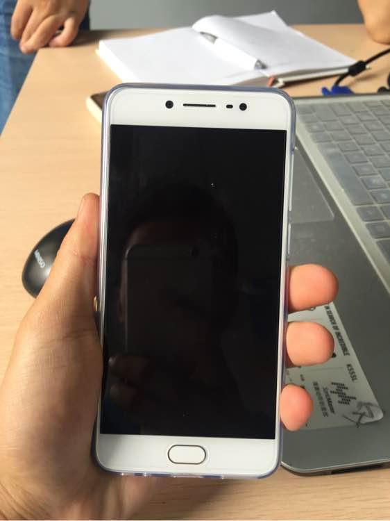 vivo X7曝光 这和OPPO简直是一个妈生的