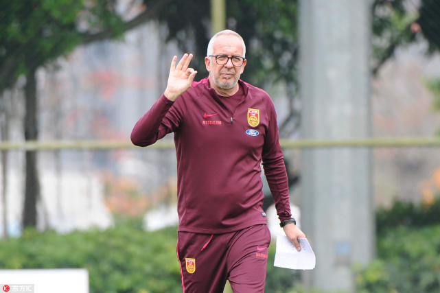 超拼!国足热身后6小将赴万州 随里皮助手增援