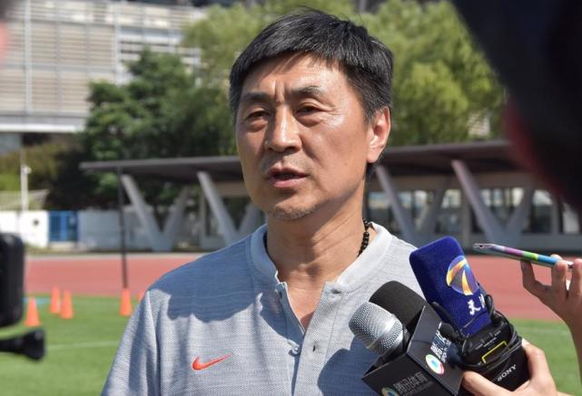 贾秀全:要全身心为女足服务 目标打造团队足球