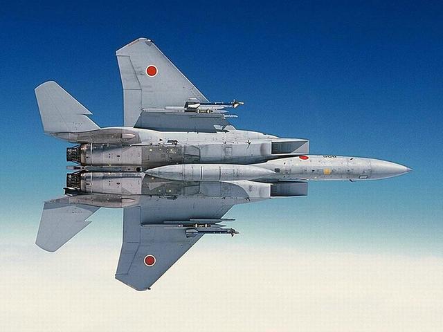 日本军机用火控雷达照射解放军军机 中国国防部强硬发话