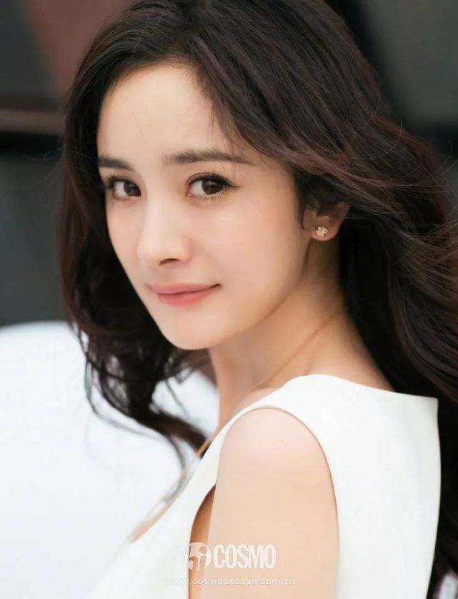 靠美颜走红日本被赞最美中国女明星,热巴化妆前要剃