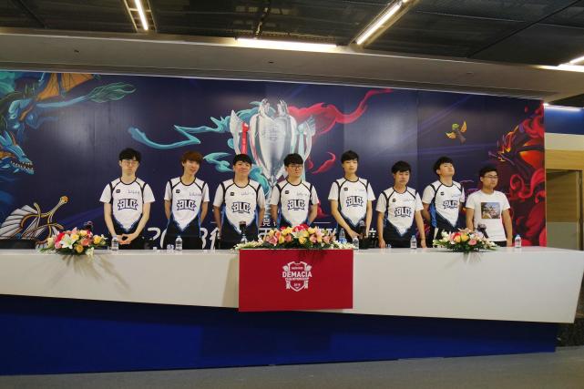 BLG群访:对上RNG棘手的是我们中单和对面A