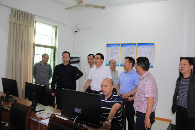 衡阳县县长孙鹏伟到衡阳县三中检查指导高考备