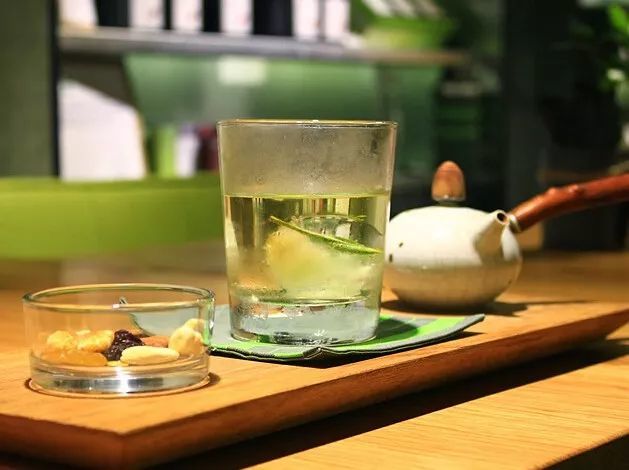 一杯清茶入夏来