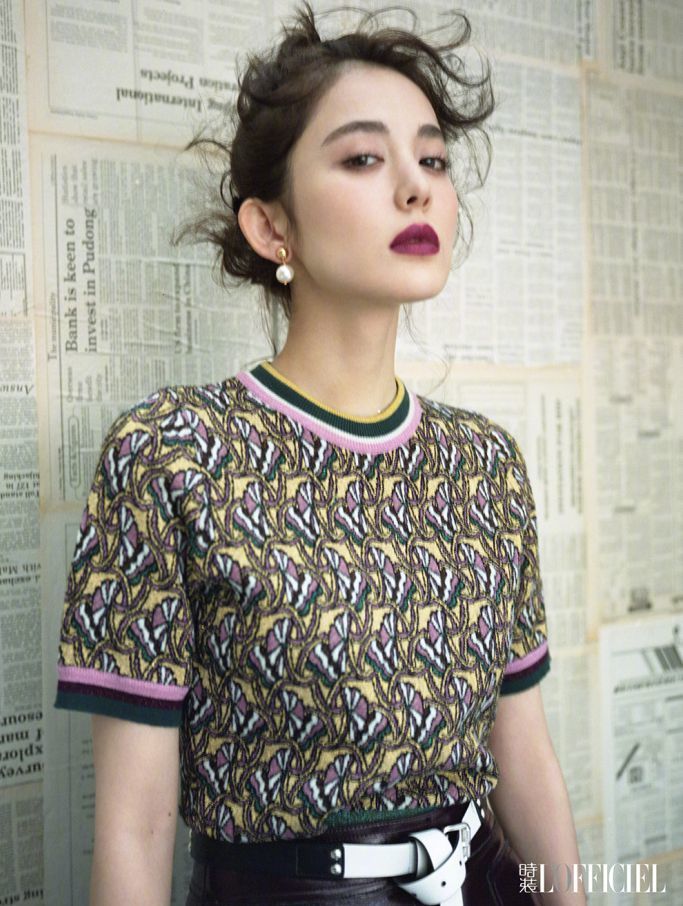 古力娜扎登杂志封面大秀好身材,与张翰分手后越来越奔放