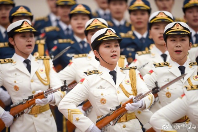 三军仪仗队女兵方阵亮相　由55名女兵组成（图）