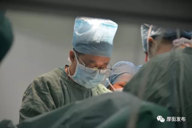東莞一病人“五臟六腑”全長反 醫(yī)生：做手術(shù)如腦筋急轉(zhuǎn)彎