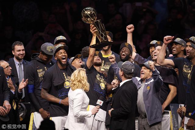 库里曾因伤病感到绝望 他险拿死人肌腱治疗脚