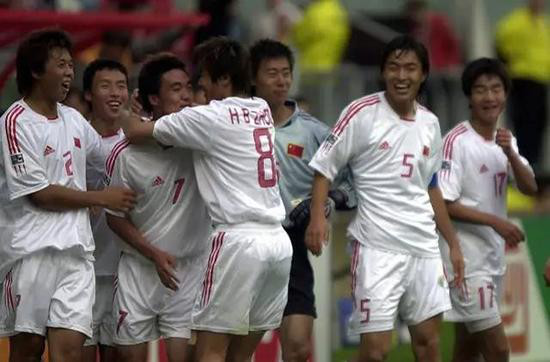 【世界杯那些年】中国黄金一代 02年骂他们是