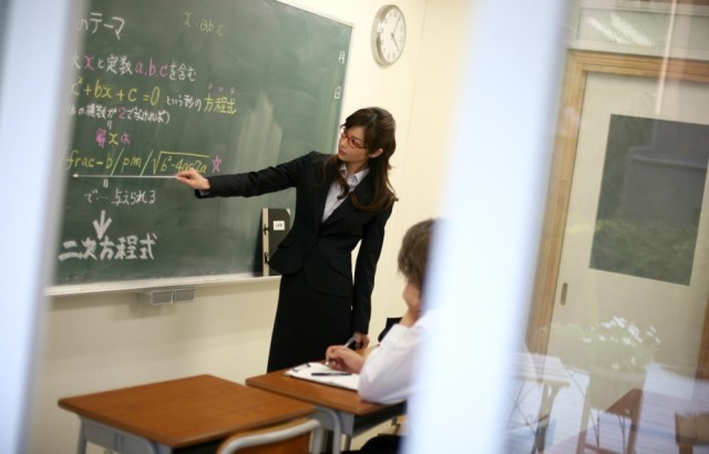 教师越来越难当,师范专业越来越难考教师资格