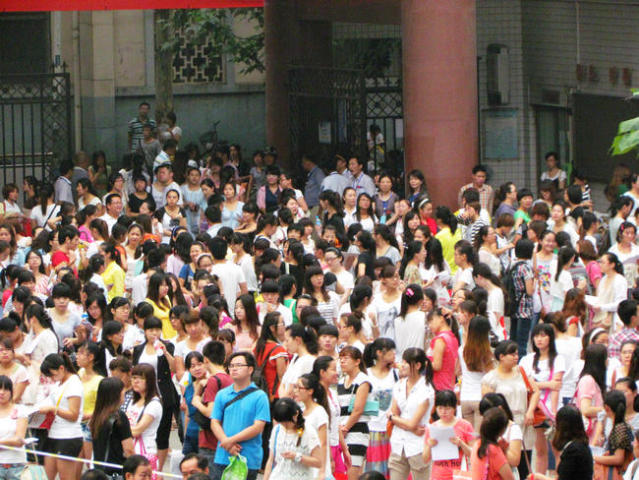 教师越来越难当,师范专业越来越难考教师资格