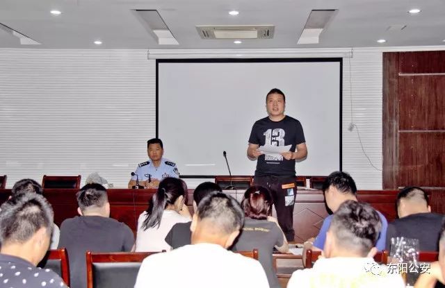 东阳公安严厉打击站街招嫖等涉黄违法犯罪行