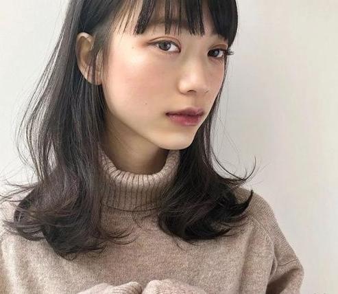 女生头发不烫不染什么发型好看 这16款推荐给你