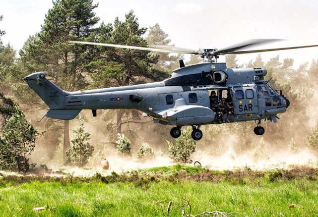 332b"超级美洲豹"运输直升机.