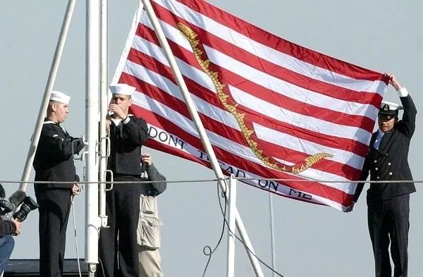 我在努力帮你站的高一点,那里风景好很多!