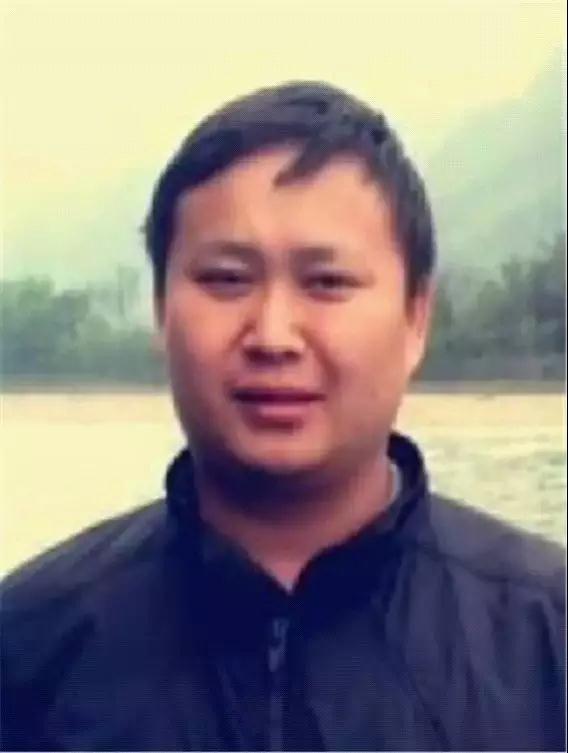 DƬ