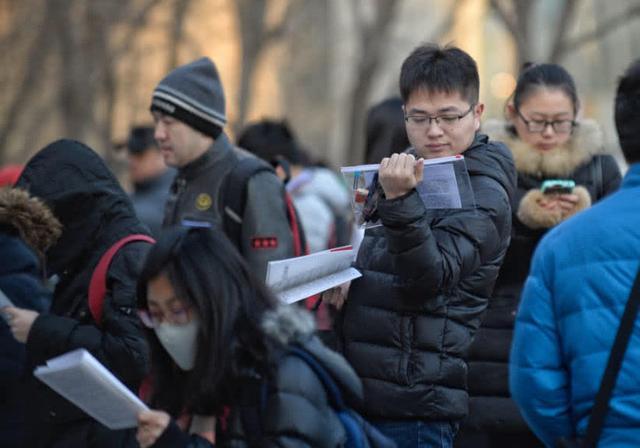 最好考公务员的5个大学专业,招收岗位人数多,