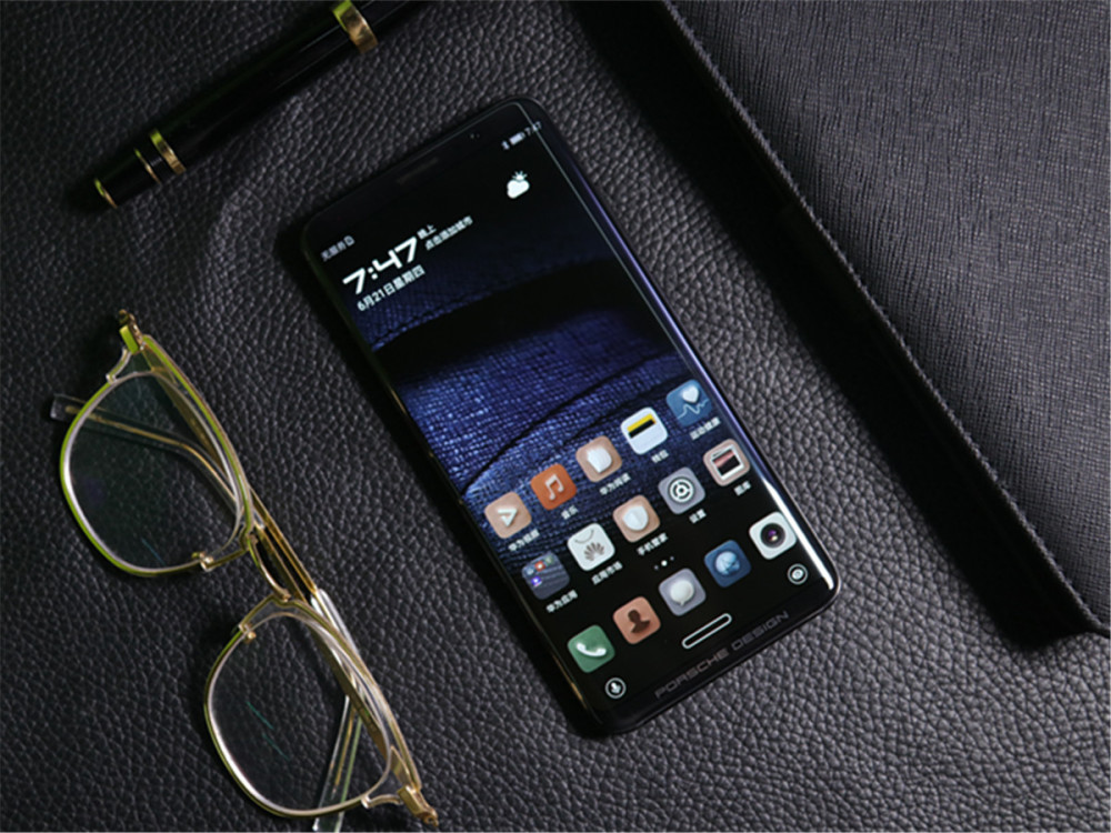 荣耀V20将推玛莎拉蒂版?网友:留给手机厂商的车企不多了!