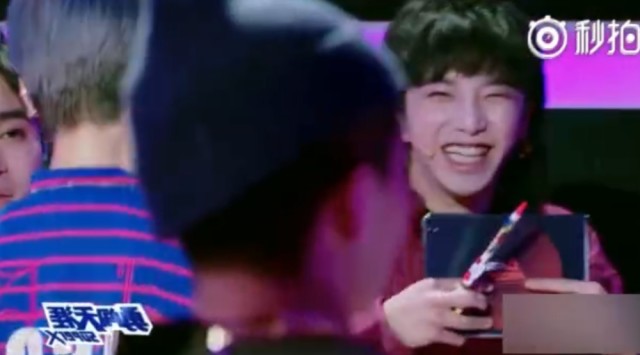 《明日之子2》华晨宇称见吴青峰娇羞,魔王属性