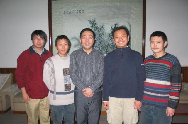 图解杨少华最小的儿子杨议