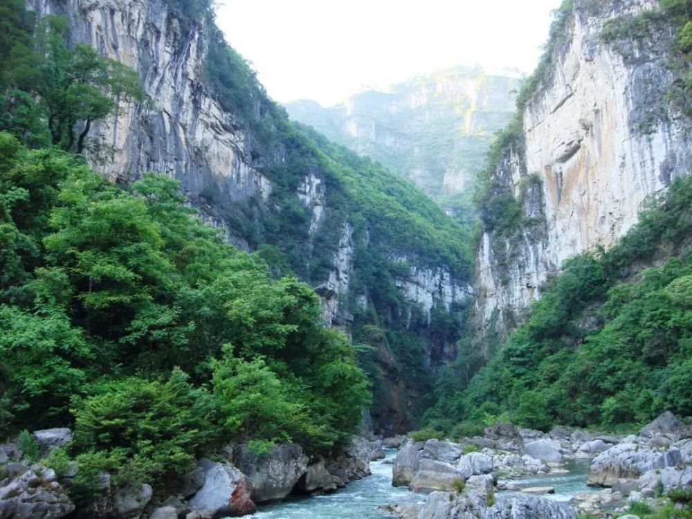 南江大峡谷:贵阳避暑的招牌景区