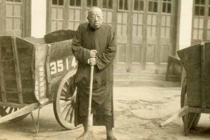 黄金荣的势力有多大?官至少将参议门徒千余人,下场很