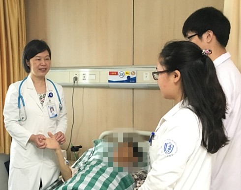 大叔蹊跷高烧腹泻肾损伤 起因竟是不慎碰到这