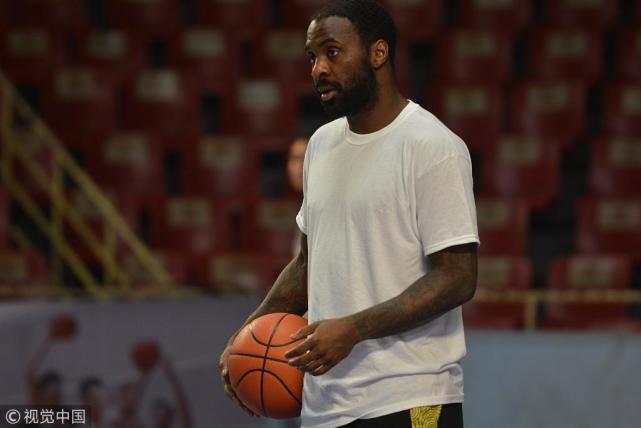 山东男篮恐放弃续约劳森 或引入本土外线球员