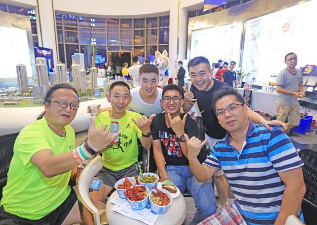 烊,三大平台网红主播,24小时不夜城,陪你玩转世界杯