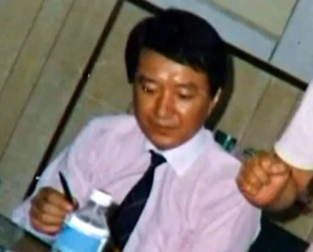 财经热榜| 曹德旺:个税应3万元起征 我站在穷人