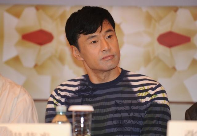 60岁以上男演员 大陆,70岁以上的著名男演员 未曾想这些男星都已60岁了!李宗盛头发发白,梁家辉苗侨伟也老了