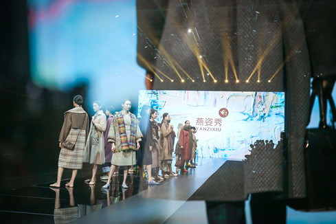 一场时装秀 让这座东方小镇的时尚之风刮到了