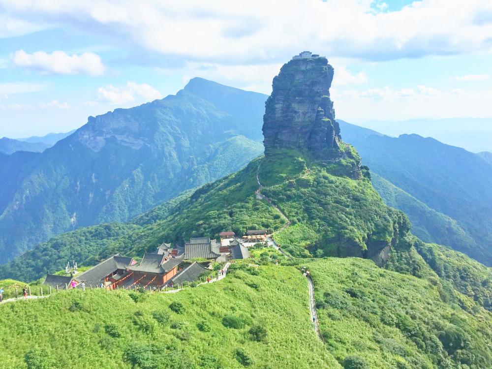 贵州最年轻的世界自然遗产 一座避暑和佛教名山 山区没有人造痕迹