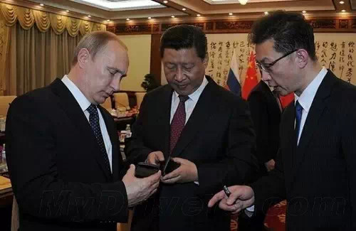 习大大同款手机售价公布!够买iPhone 6了