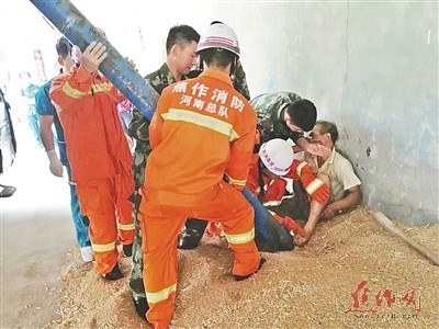 过滤机咬住工人左脚 消防官兵紧急救援脱险