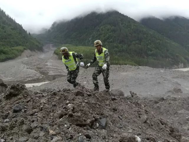 不畏艰险,勇往直前