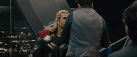 《复仇者联盟 2 》曝光的 30 分钟泄露了什么天